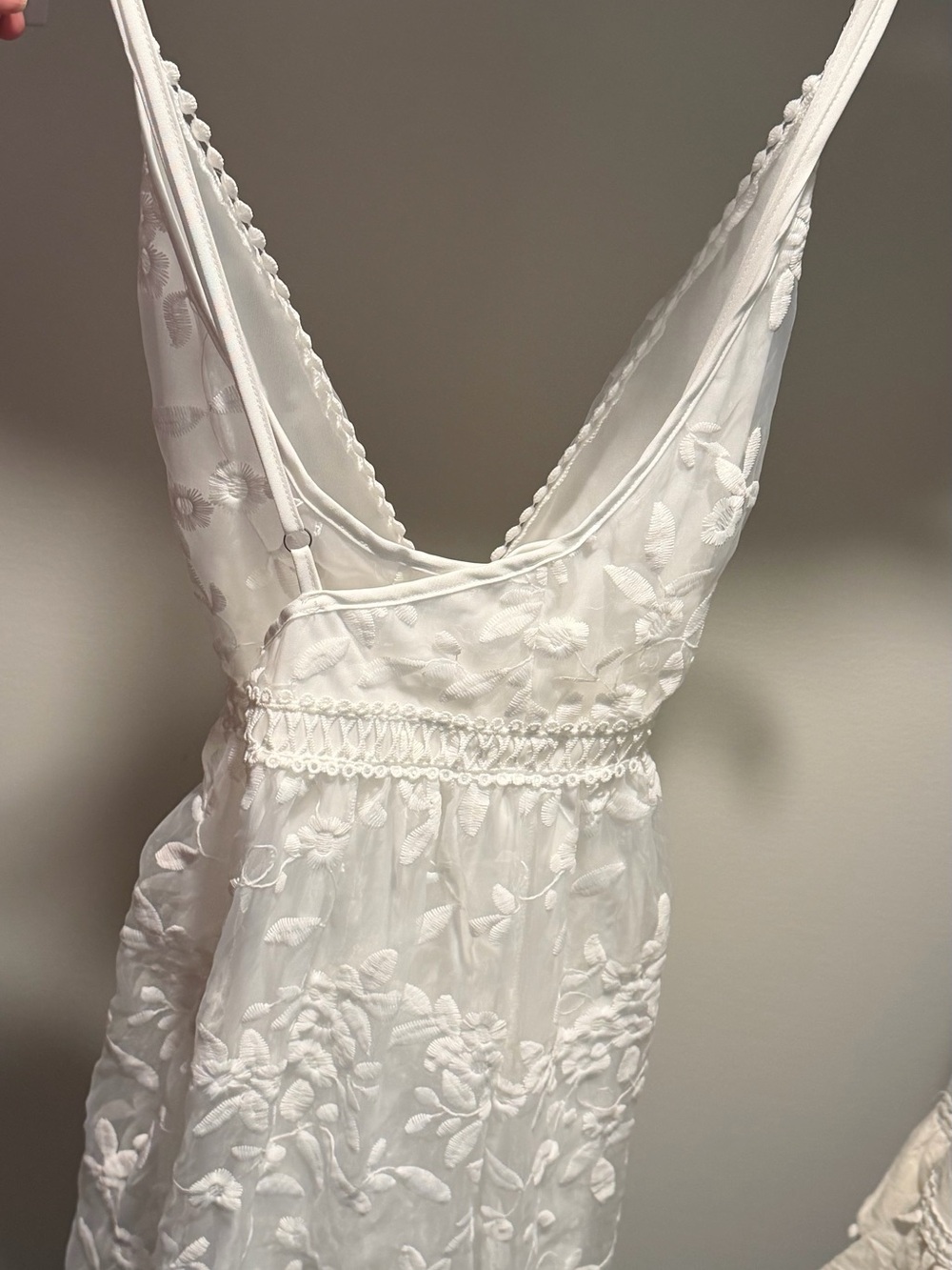 Women’s White Backless Embroidered Sundress